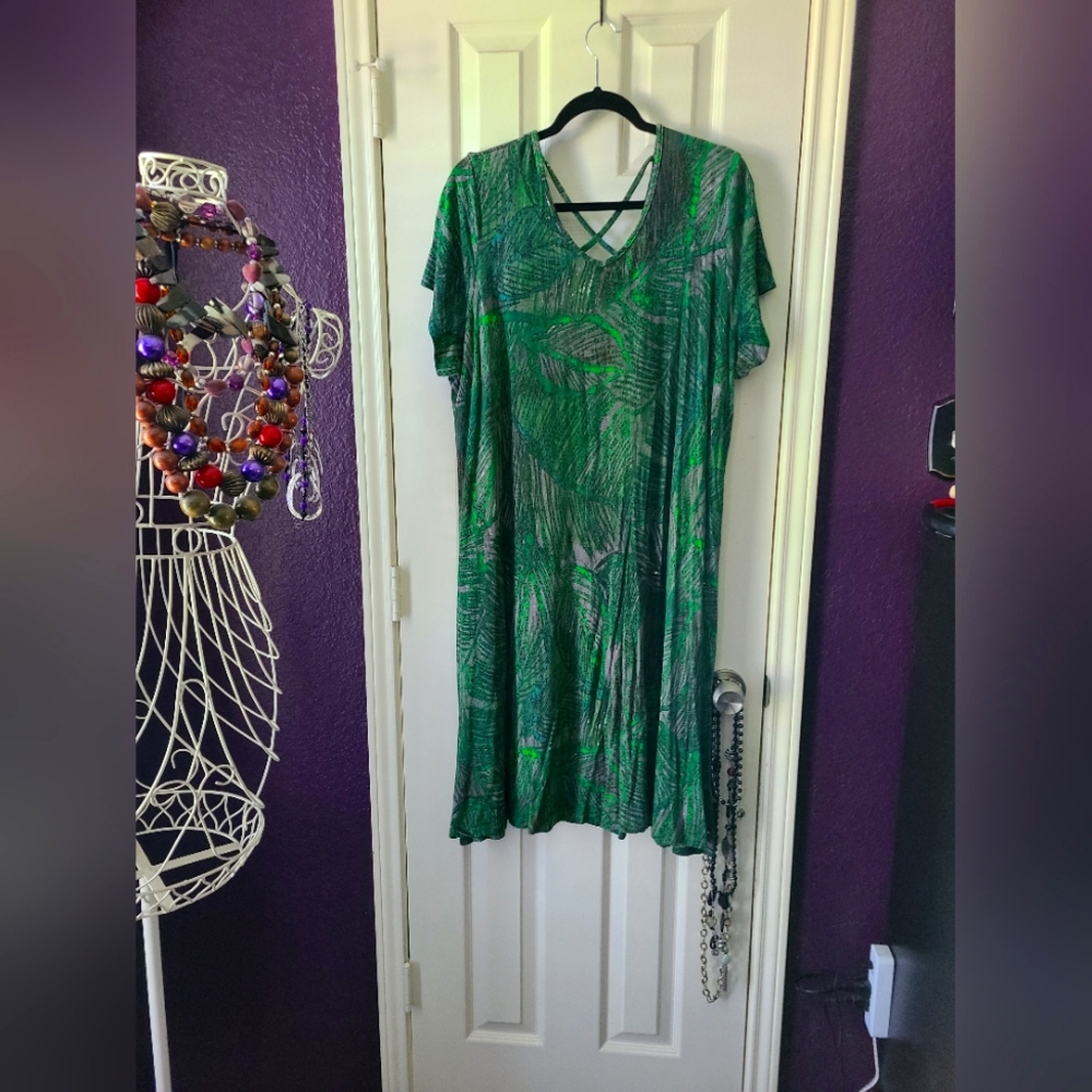 Green & Gray Avenue Dress